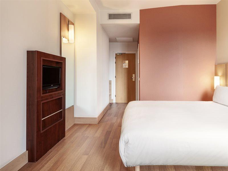 B&B Hotel Barcelona Матаро Экстерьер фото